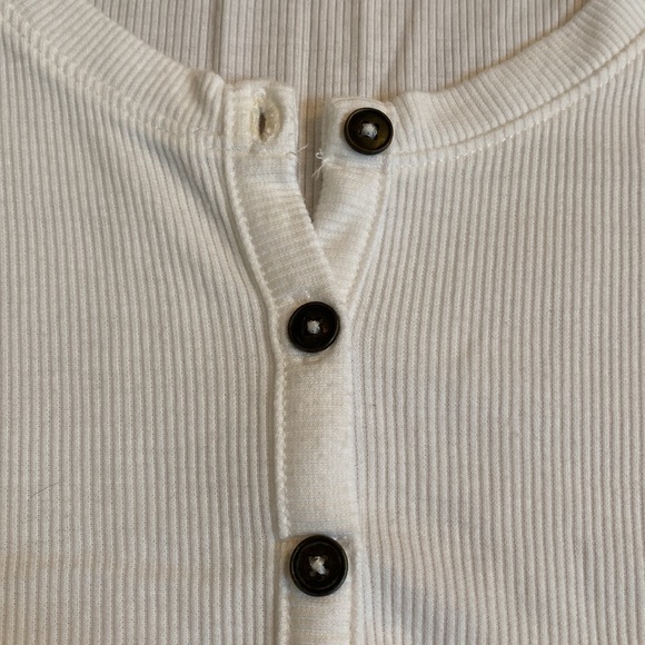 Hollister California Slim Tee - Picture 3 of 4